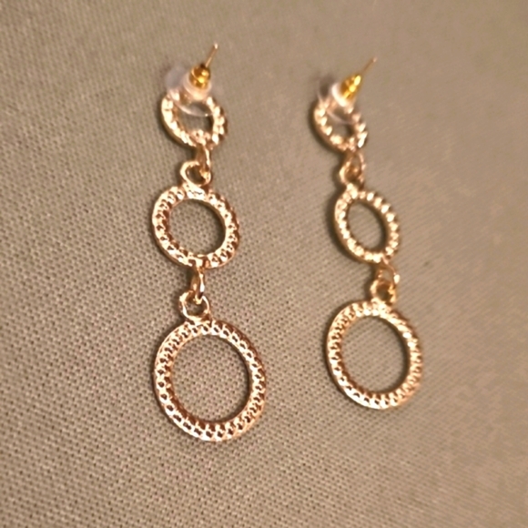 Crystal Gold plated Necklace and Earring Set, - Picture 7 of 7